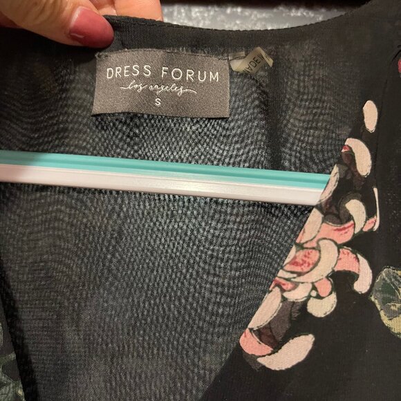 Dress Forum Black Floral Vneck Dress Size S - Picture 3 of 4